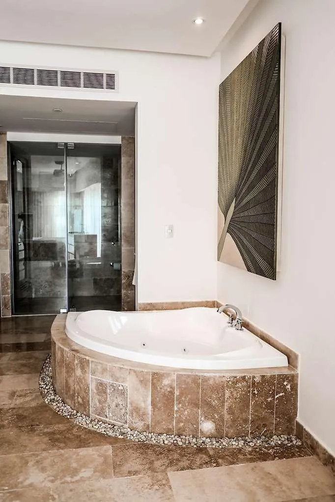 The Reef 28 Hotel Playa del Carmen 0*,